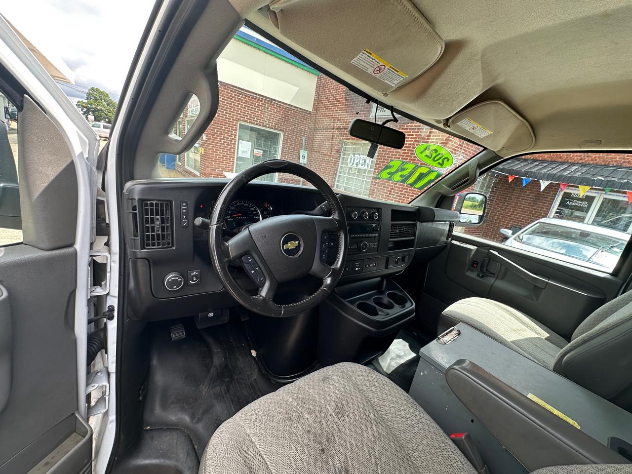 Chevrolet Express Cargo Van RWD 2500 135" 2021