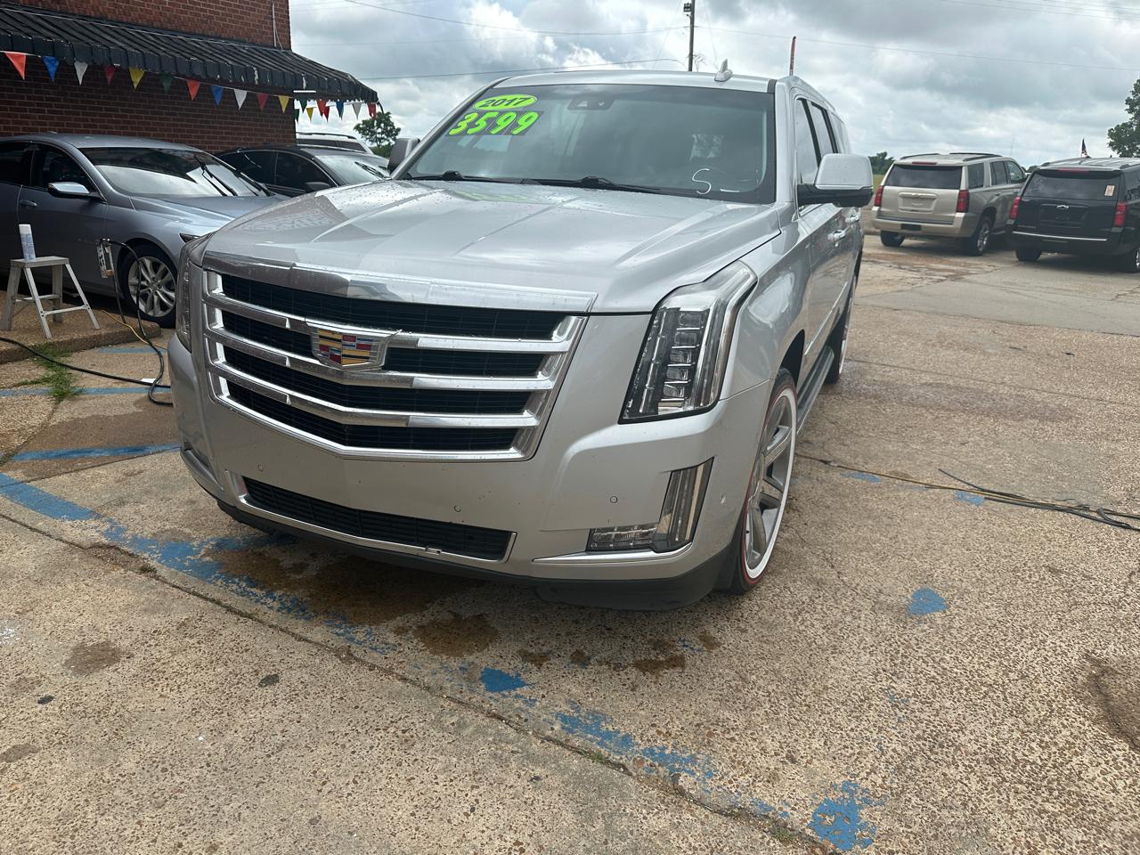 Cadillac Escalade ESV 4WD 4dr Luxury 2017