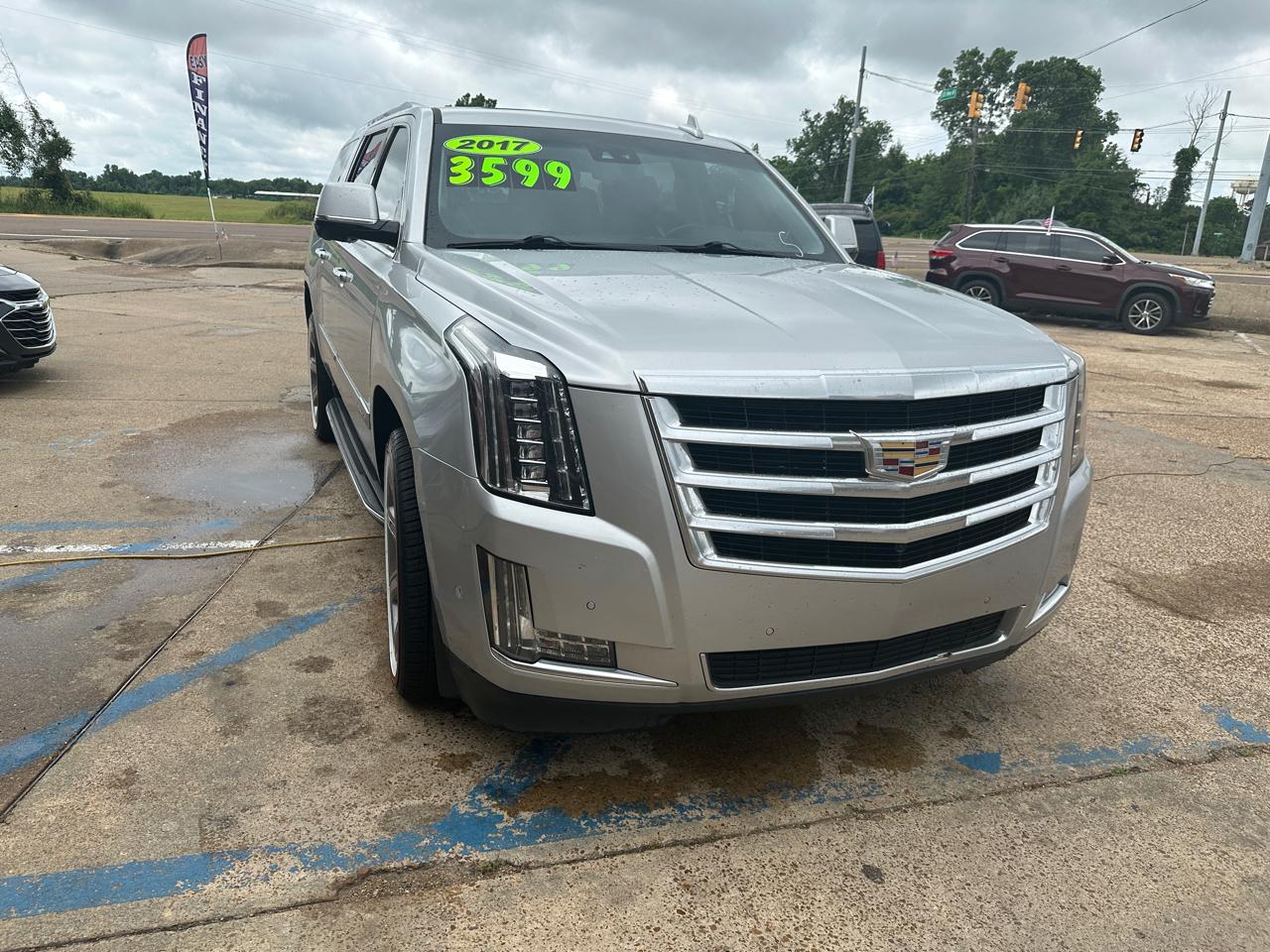 Cadillac Escalade ESV 4WD 4dr Luxury 2017
