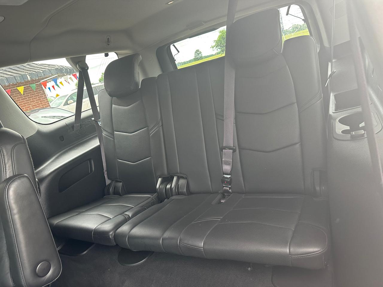 Cadillac Escalade ESV 4WD 4dr Luxury 2017