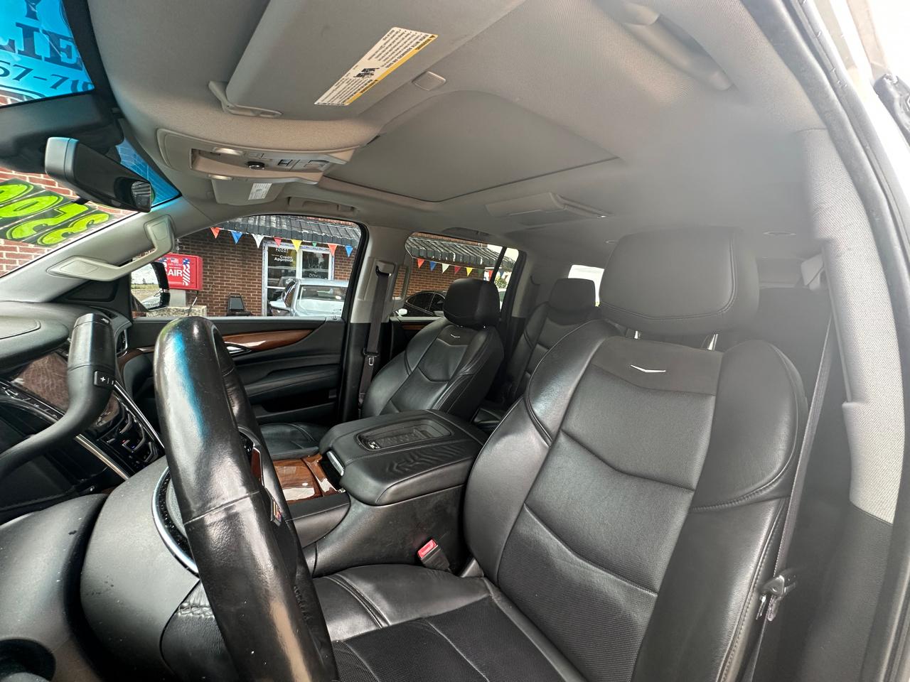 Cadillac Escalade ESV 4WD 4dr Luxury 2017