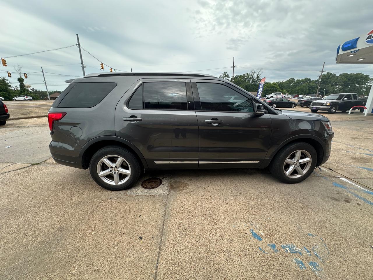 Ford Explorer XLT FWD 2018