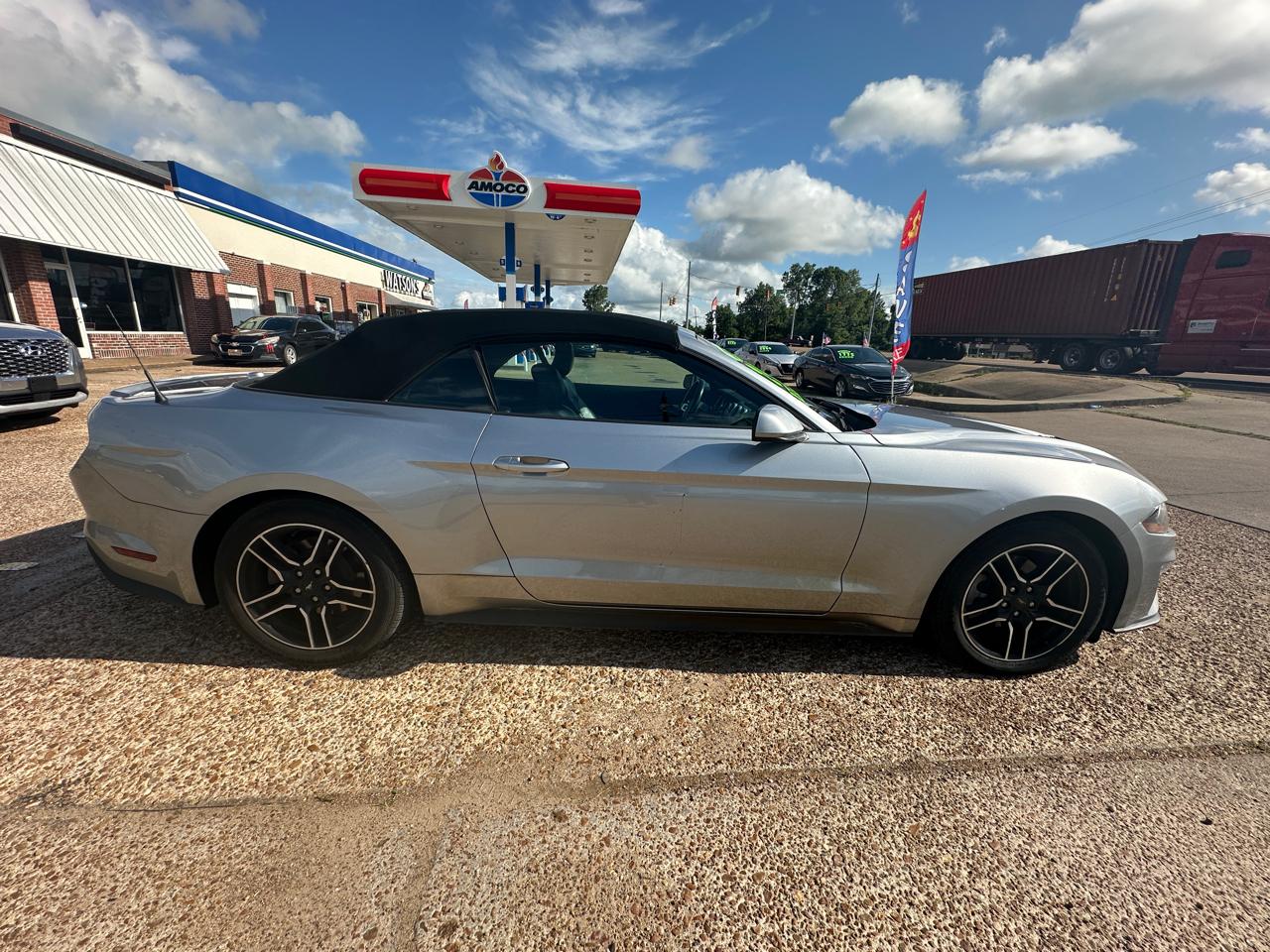 Ford Mustang EcoBoost Convertible 2021