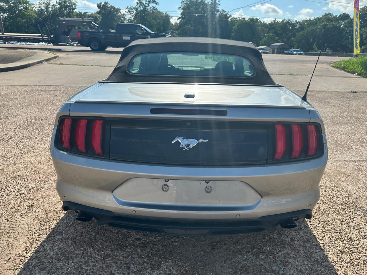 Ford Mustang EcoBoost Convertible 2021