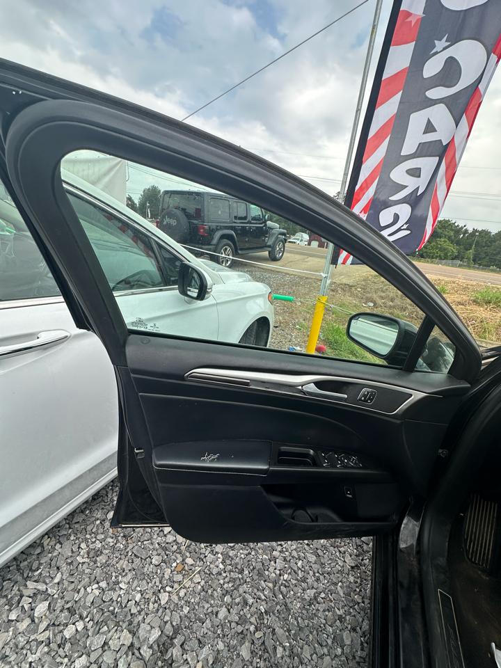 Ford Fusion Hybrid SEL FWD 2019