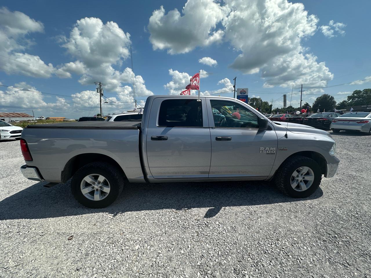 RAM 1500 Classic Tradesman 4x4 Crew Cab 5'7" Box 2020