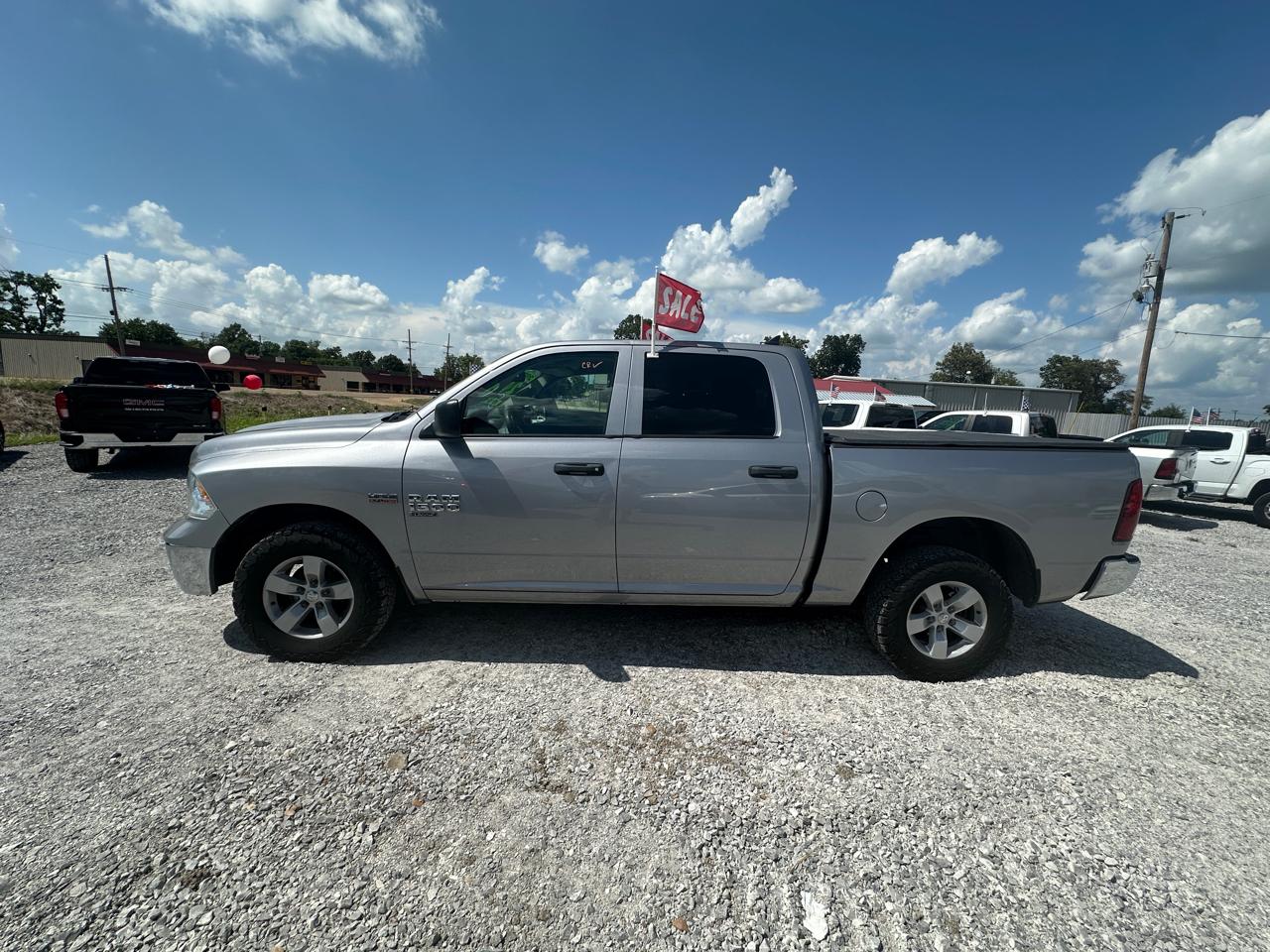 RAM 1500 Classic Tradesman 4x4 Crew Cab 5'7" Box 2020