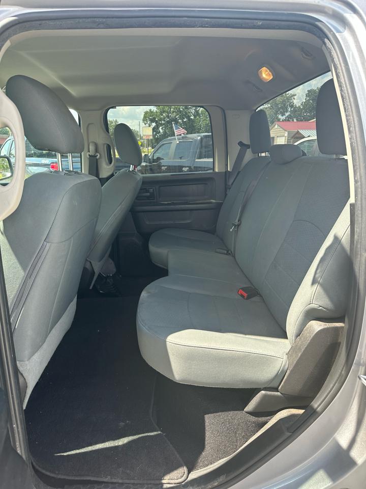 RAM 1500 Classic Tradesman 4x4 Crew Cab 5'7" Box 2020