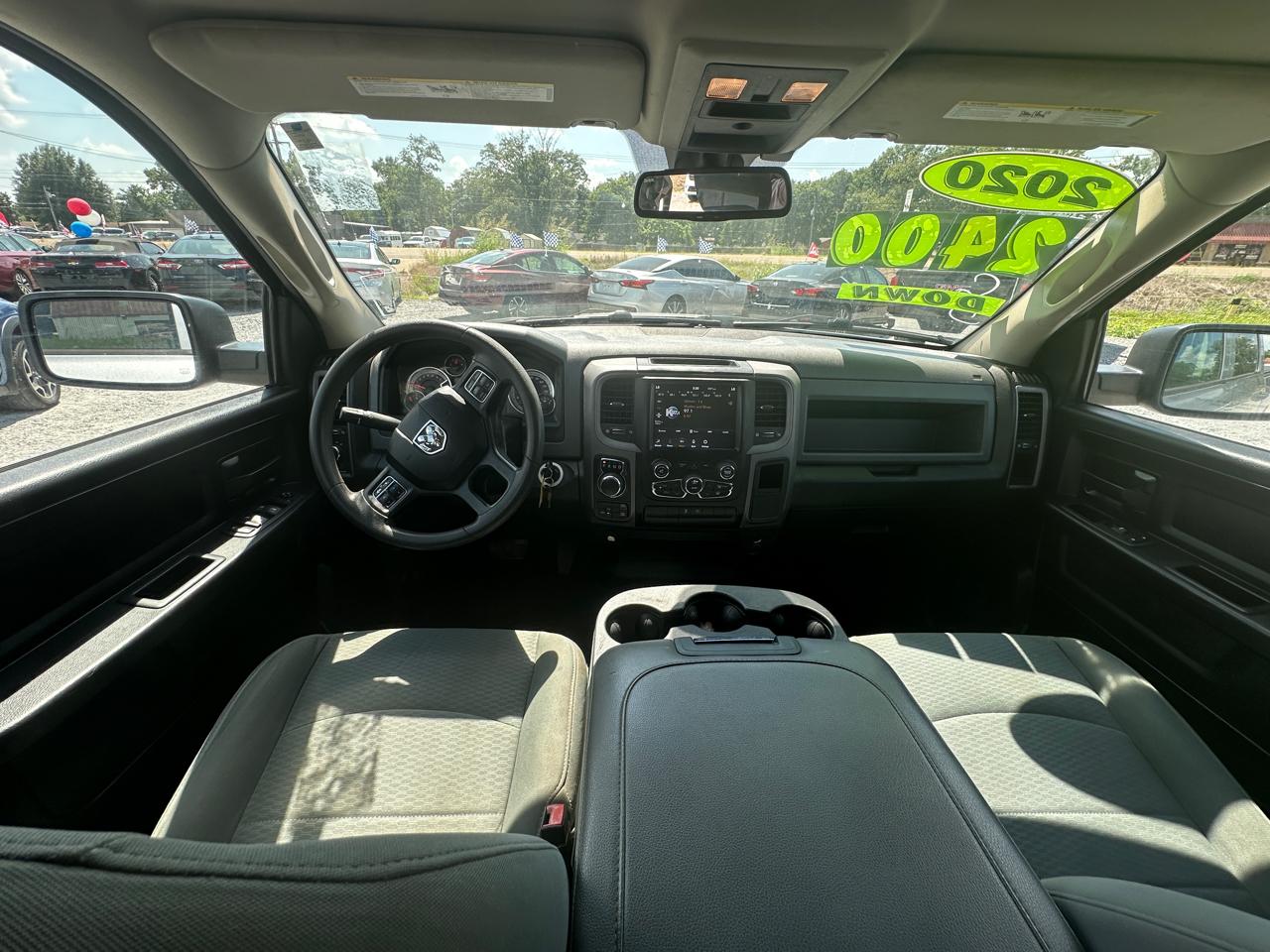 RAM 1500 Classic Tradesman 4x4 Crew Cab 5'7" Box 2020