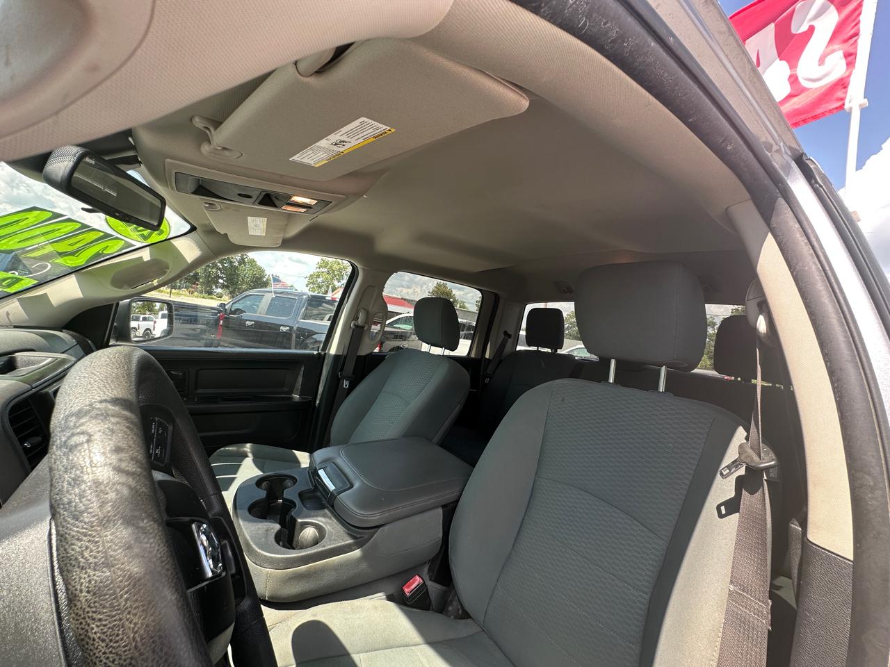 RAM 1500 Classic Tradesman 4x4 Crew Cab 5'7" Box 2020