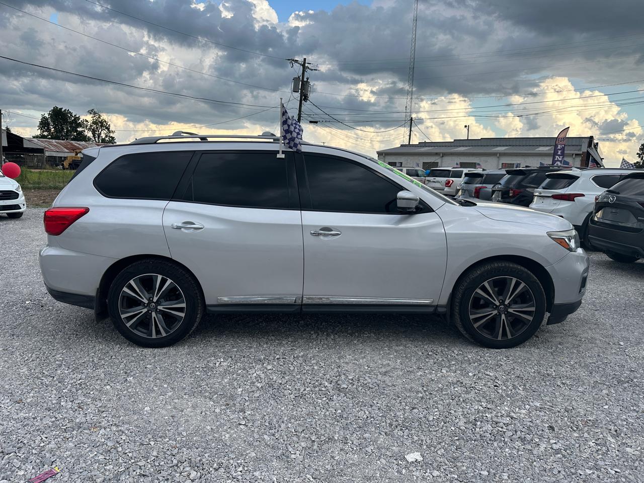 Nissan Pathfinder FWD Platinum 2018