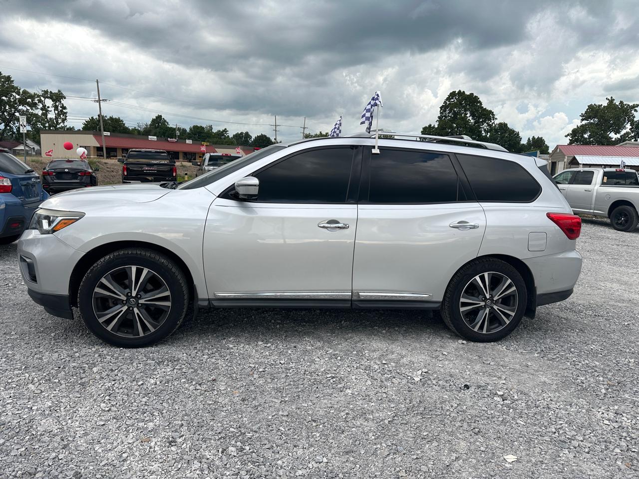 Nissan Pathfinder FWD Platinum 2018