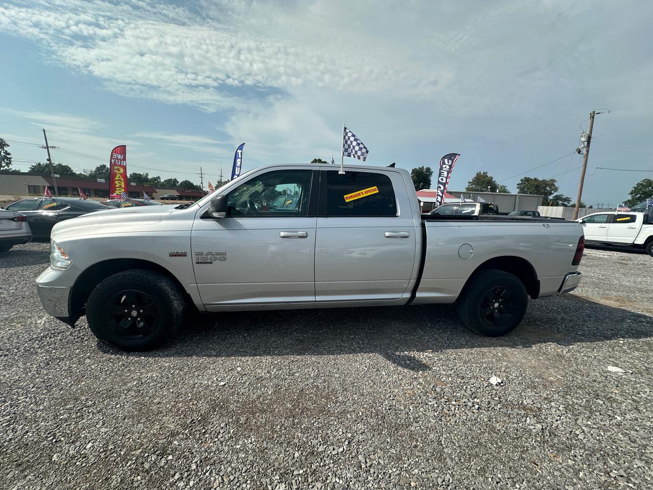 RAM 1500 Classic SLT 4x4 Crew Cab 6'4" Box 2019