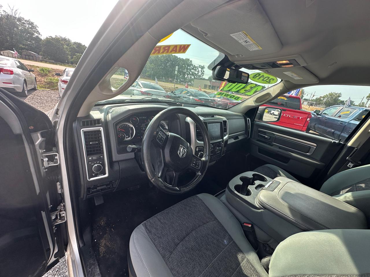 RAM 1500 Classic SLT 4x4 Crew Cab 6'4" Box 2019