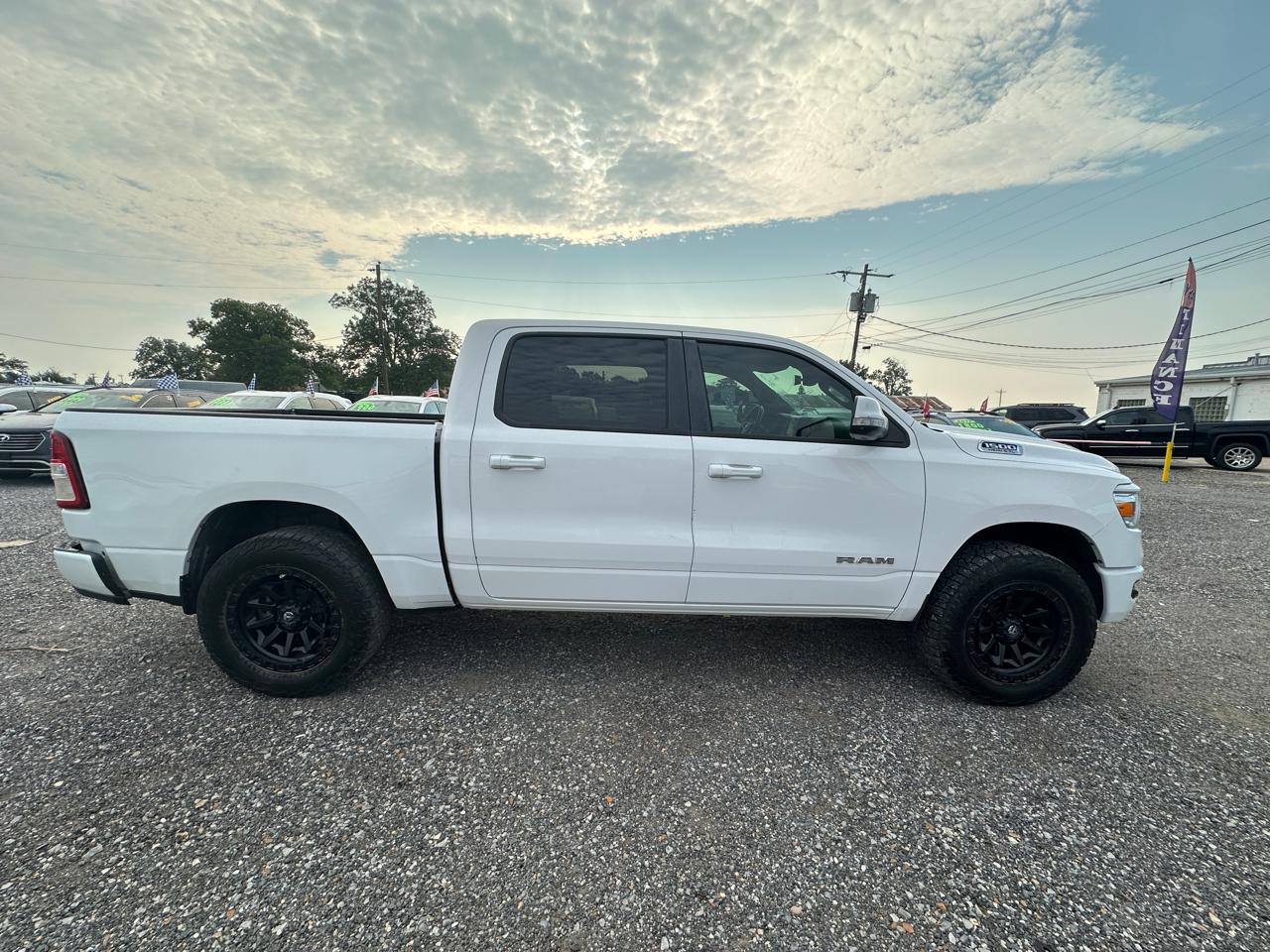 RAM 1500 Big Horn 4x2 Crew Cab 5'7" Box 2020