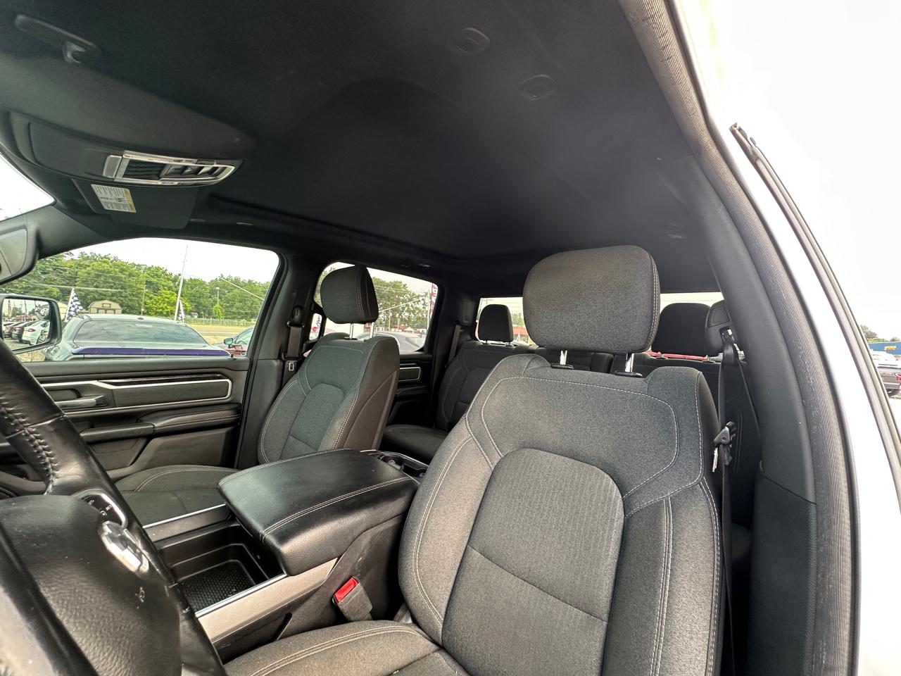 RAM 1500 Big Horn 4x2 Crew Cab 5'7" Box 2020