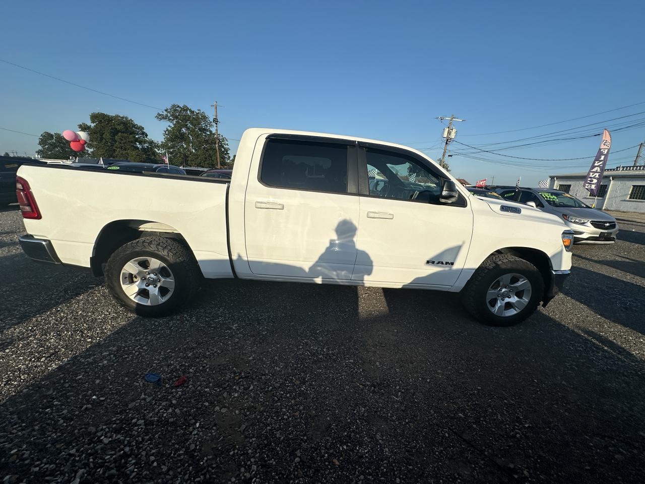 RAM 1500 Big Horn 4x4 Crew Cab 5'7" Box 2022