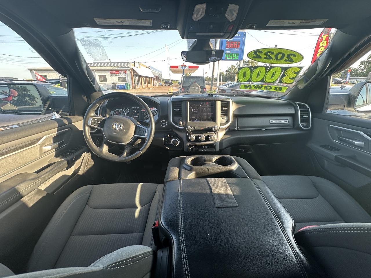 RAM 1500 Big Horn 4x4 Crew Cab 5'7" Box 2022