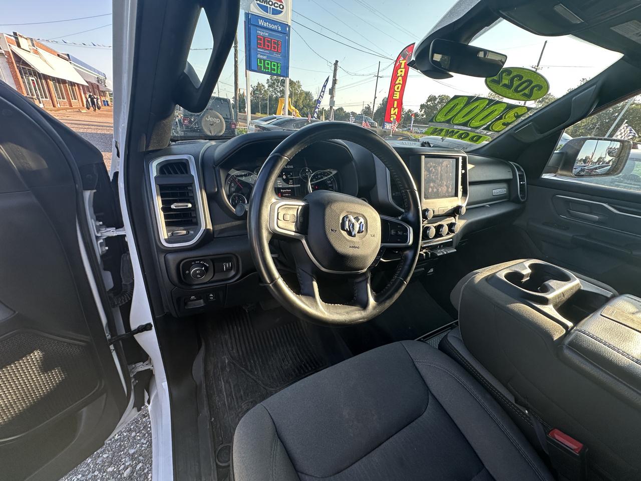 RAM 1500 Big Horn 4x4 Crew Cab 5'7" Box 2022