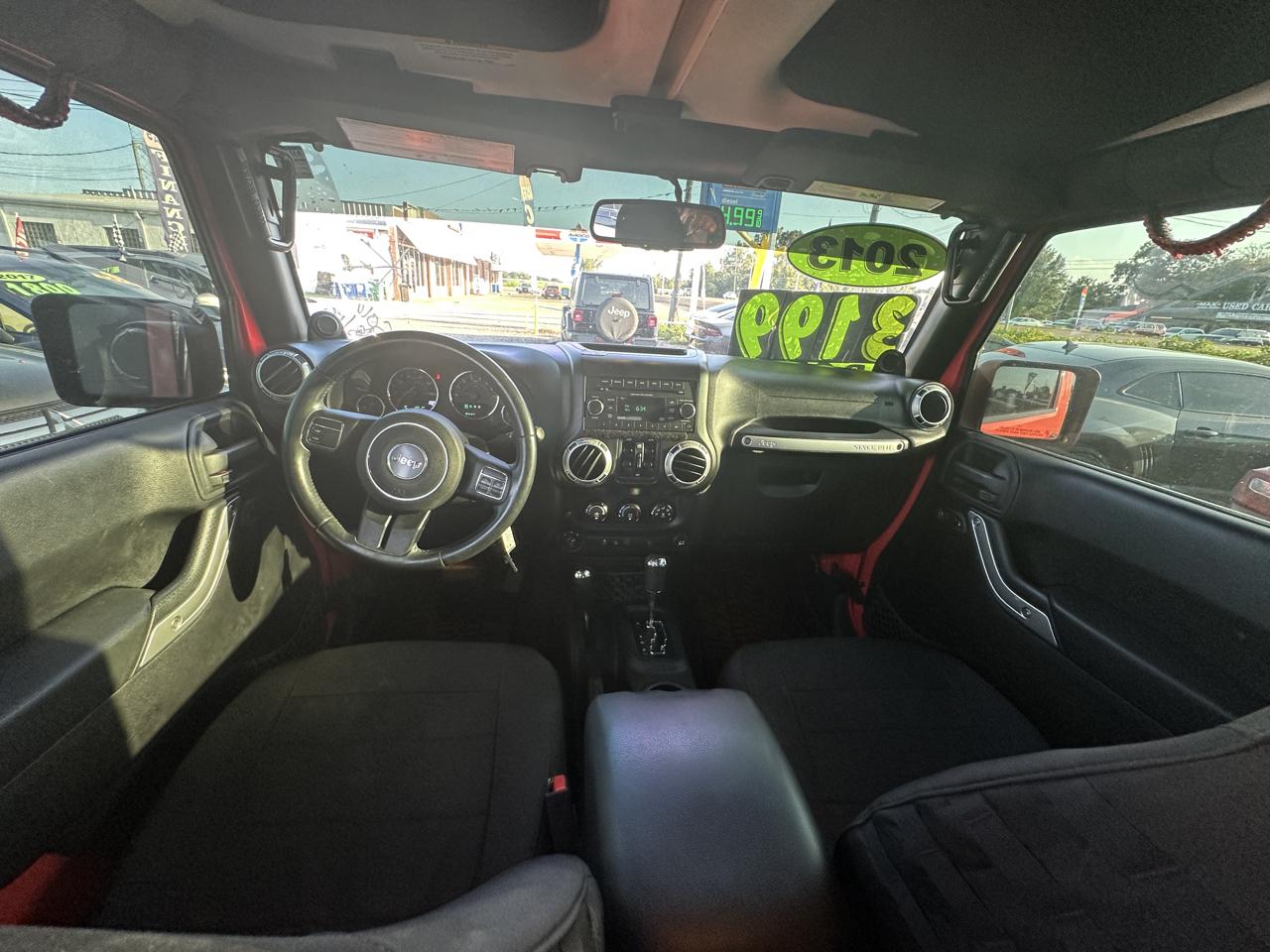 Jeep Wrangler Unlimited 4WD 4dr Sahara 2013