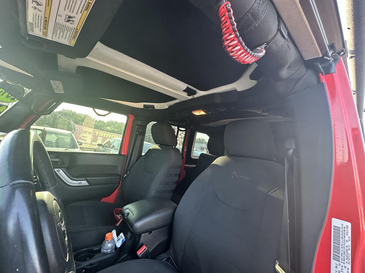 Jeep Wrangler Unlimited 4WD 4dr Sahara 2013