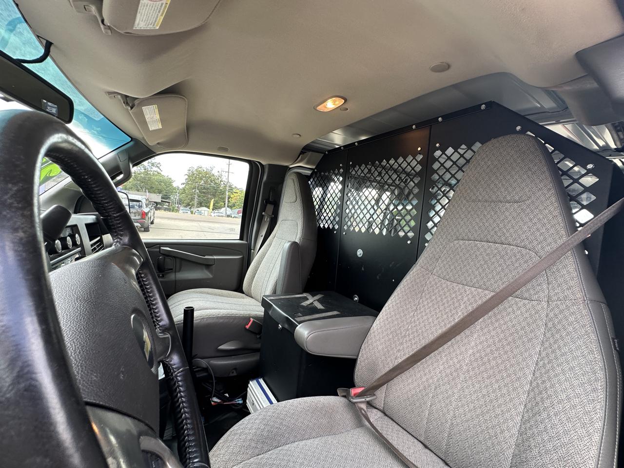 Chevrolet Express Cargo Van RWD 2500 135" 2019