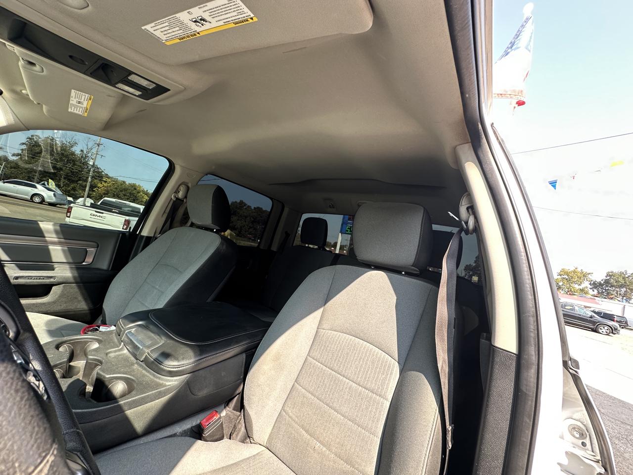 RAM 1500 Classic Warlock 4x4 Crew Cab 5'7" Box 2021