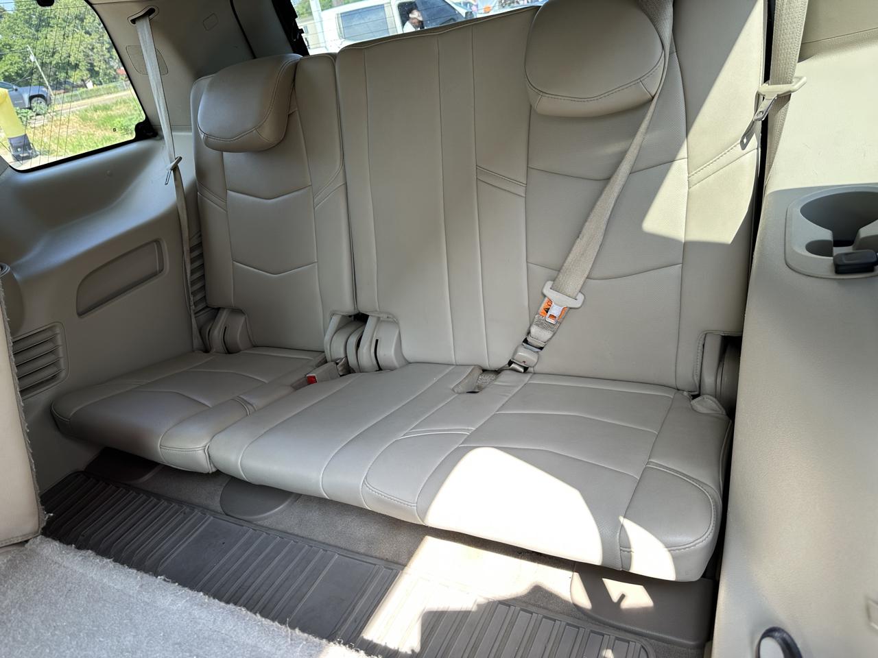 Cadillac Escalade 2WD 4dr Luxury 2019