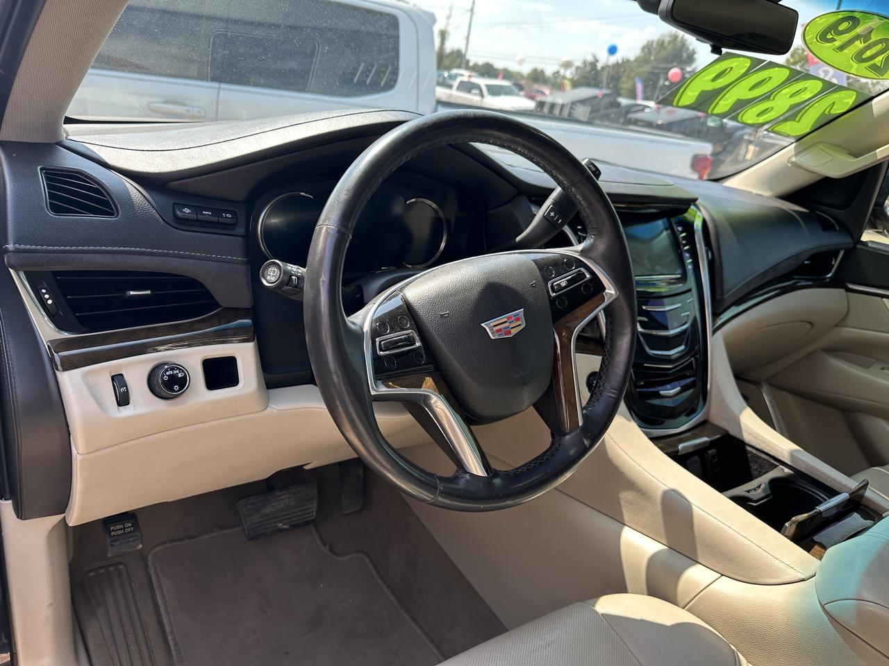 Cadillac Escalade 2WD 4dr Luxury 2019