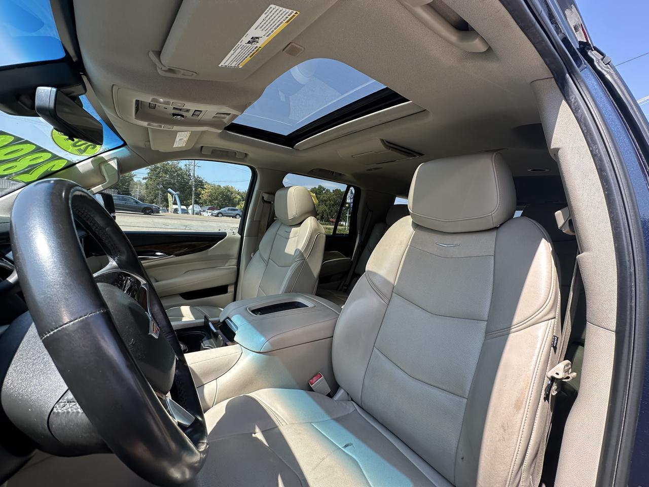 Cadillac Escalade 2WD 4dr Luxury 2019