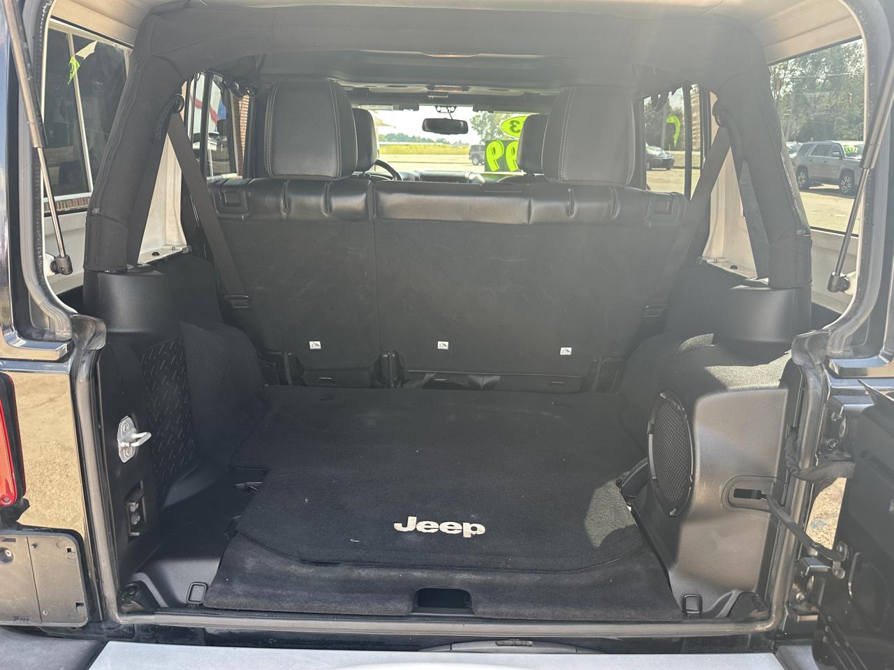Jeep Wrangler Unlimited 4WD 4dr Sahara 2013