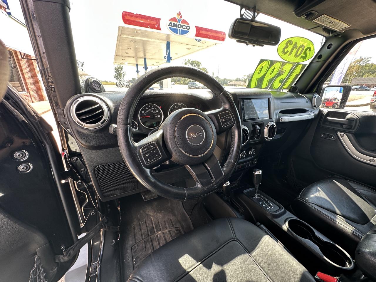 Jeep Wrangler Unlimited 4WD 4dr Sahara 2013