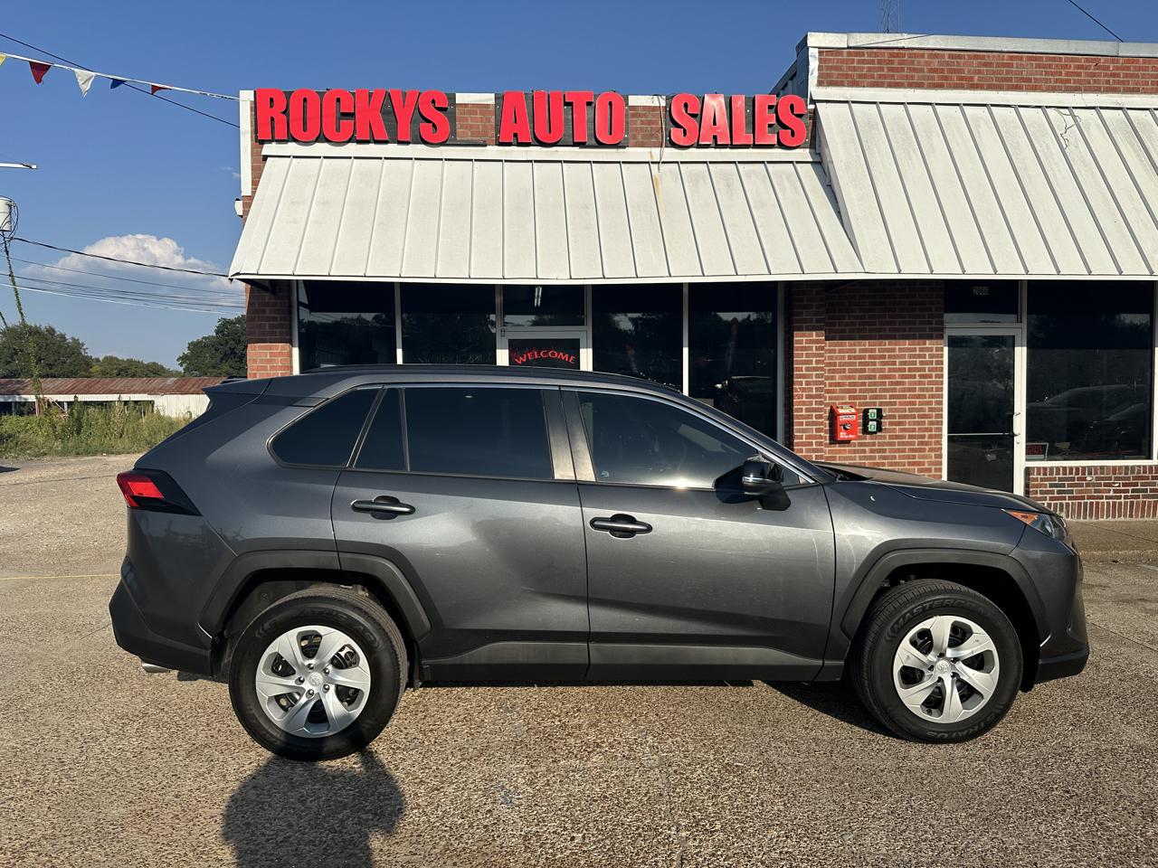 Toyota RAV4 LE FWD (Natl) 2019