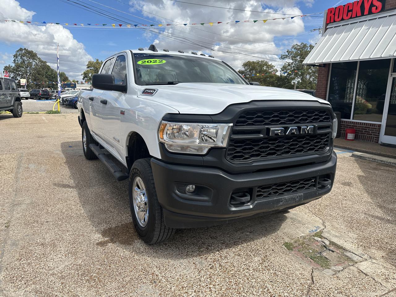 RAM 2500 Tradesman 4x4 Crew Cab 6'4" Box 2022