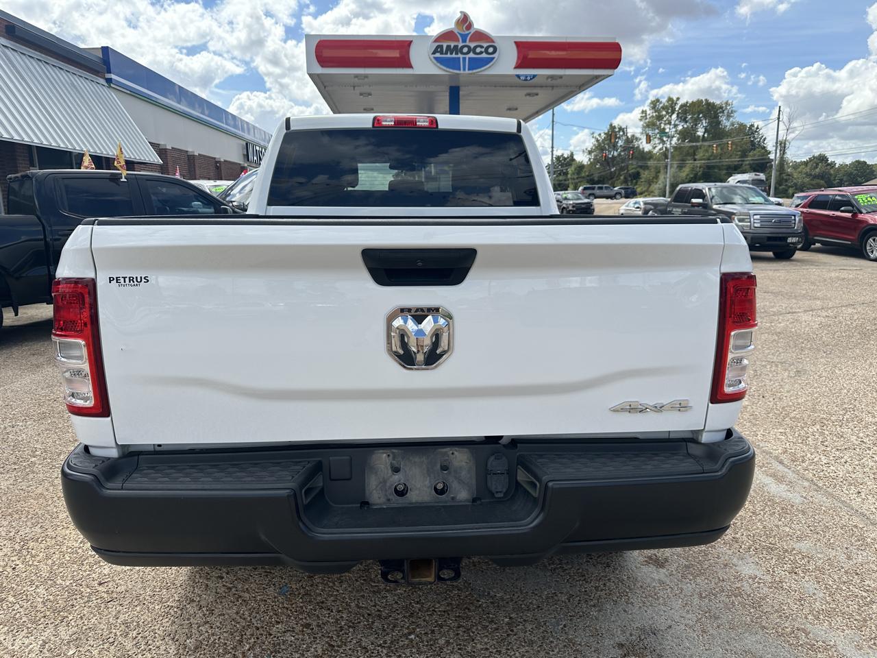 RAM 2500 Tradesman 4x4 Crew Cab 6'4" Box 2022