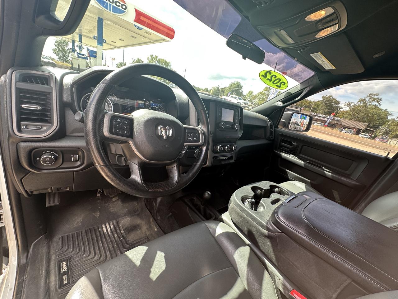RAM 2500 Tradesman 4x4 Crew Cab 6'4" Box 2022