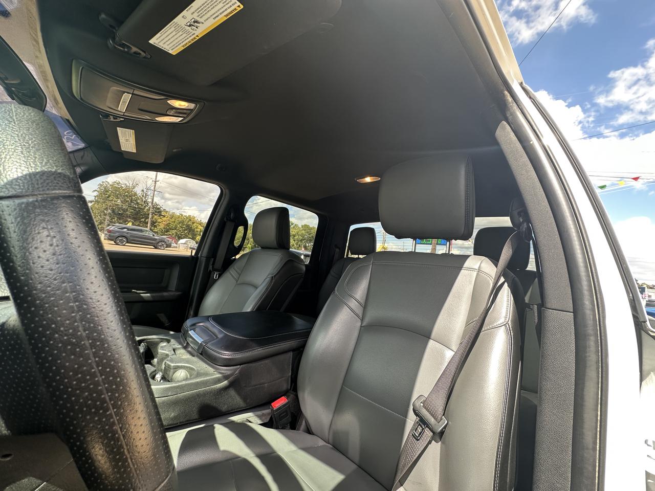 RAM 2500 Tradesman 4x4 Crew Cab 6'4" Box 2022