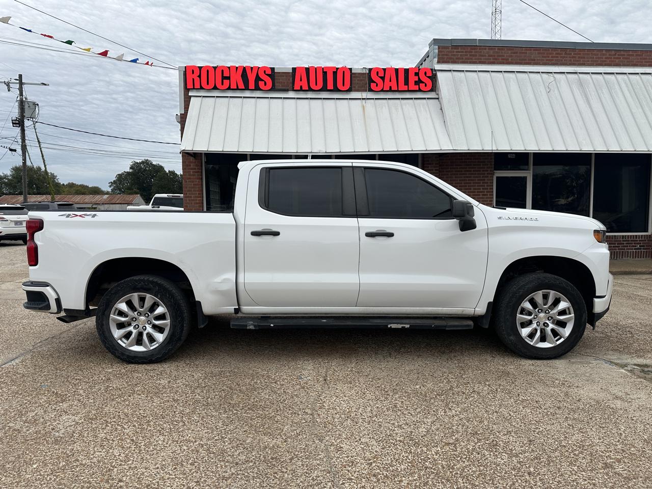 2021 Chevrolet Silverado 1500 4WD Crew Cab 147" Custom