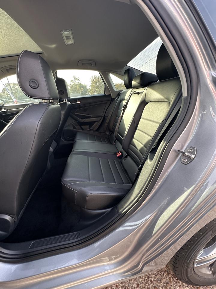 Volkswagen Jetta SE Auto 2024