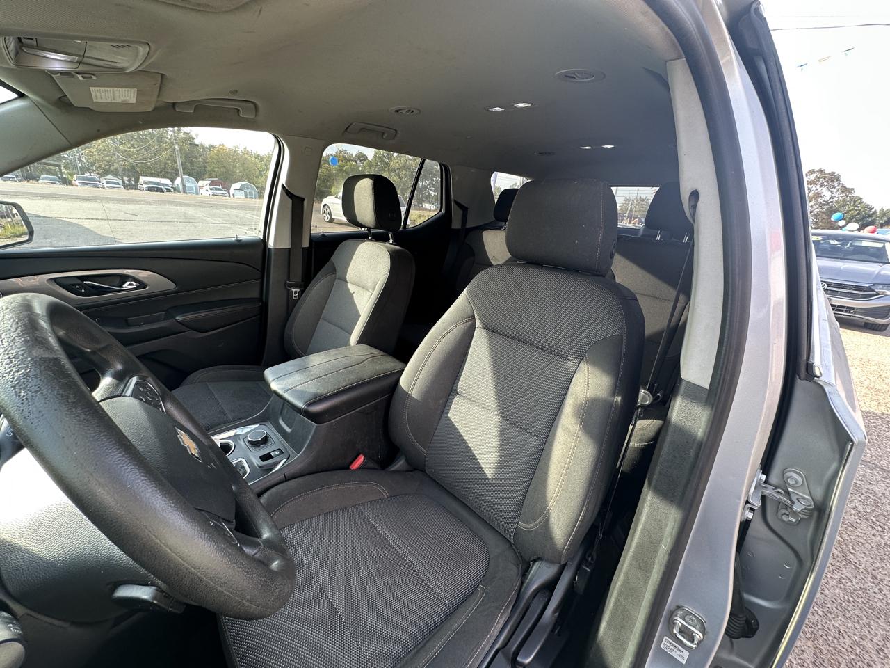 Chevrolet Traverse FWD 4dr LS w/1LS 2018