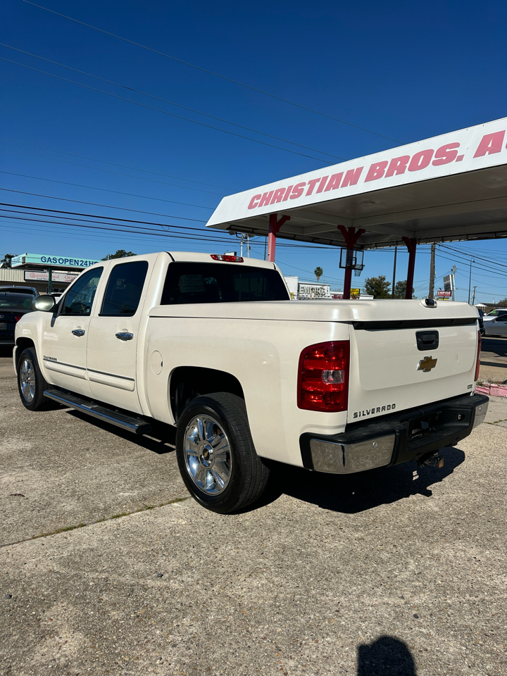 2013 Chevrolet Silverado 1500 LTZ photo 2