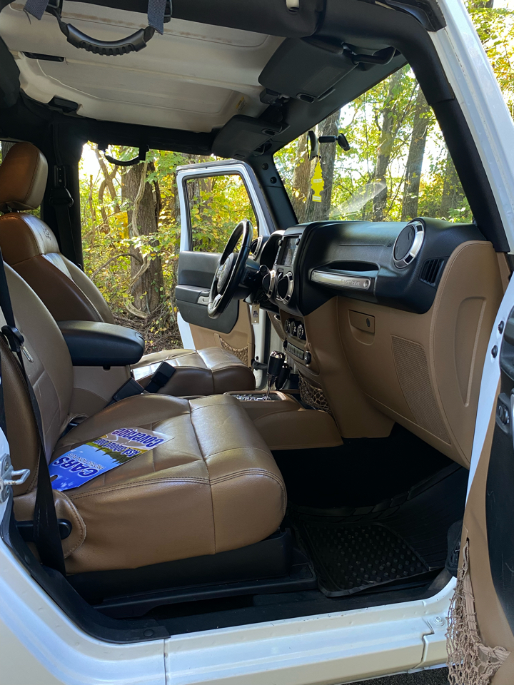 Jeep Wrangler Sahara 4WD 2012