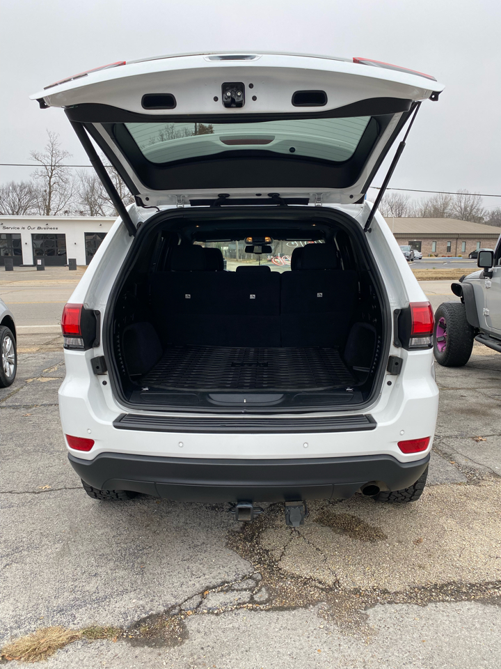 Jeep Grand Cherokee Laredo 4WD 2016