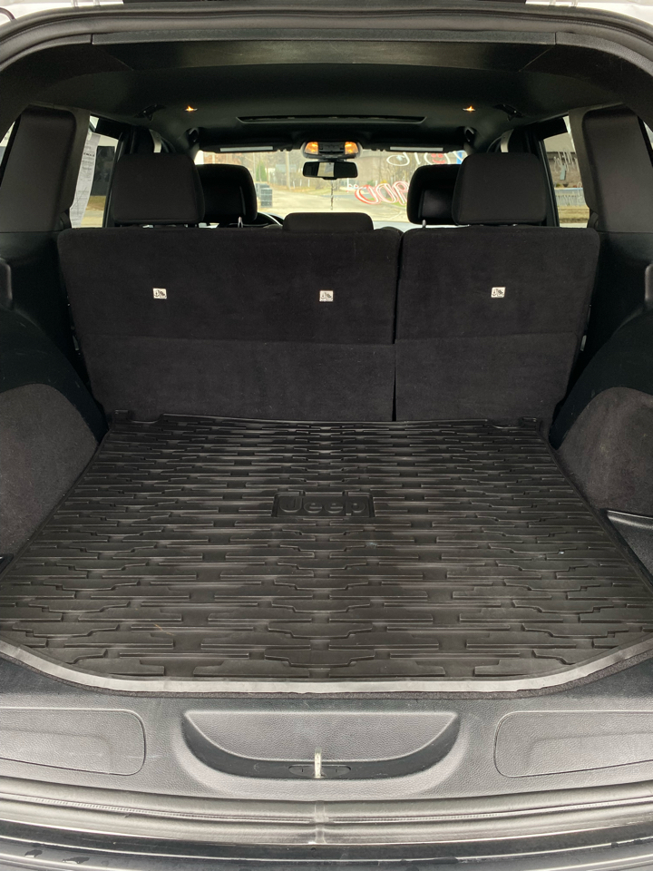 Jeep Grand Cherokee Laredo 4WD 2016