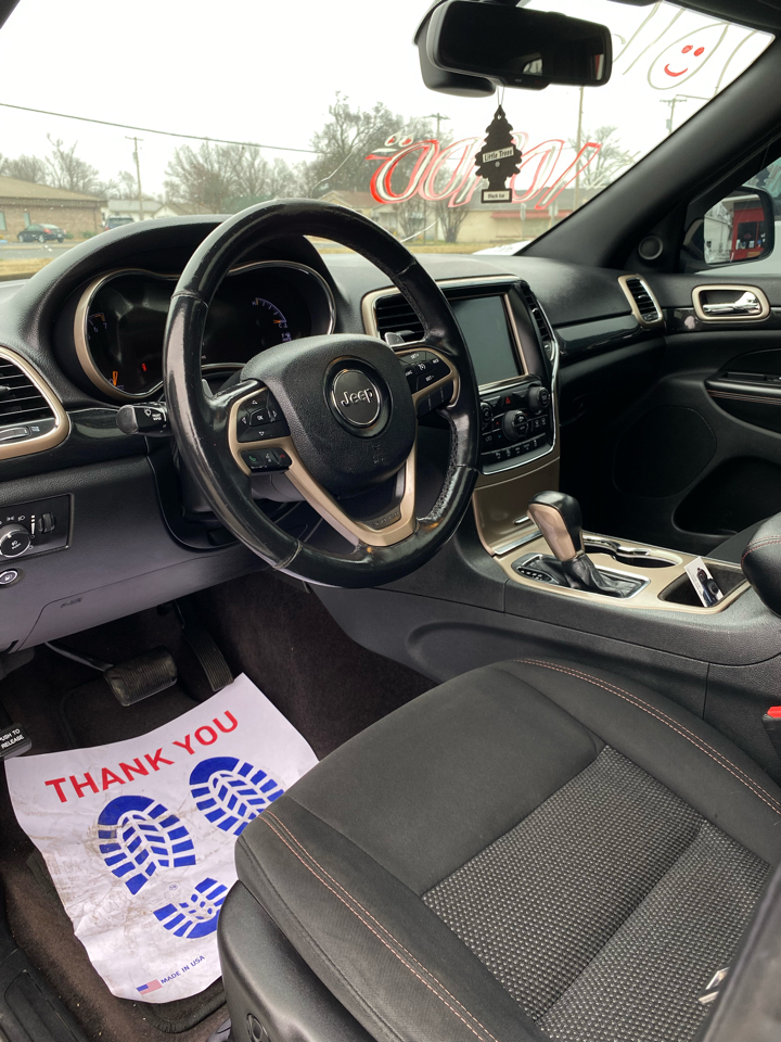 Jeep Grand Cherokee Laredo 4WD 2016