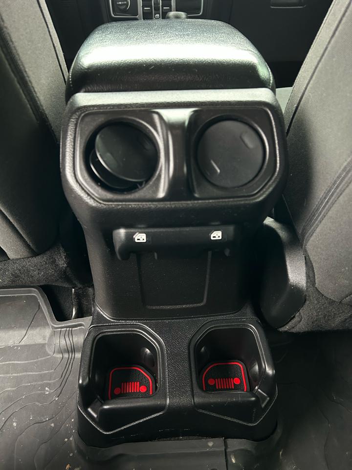 Jeep Wrangler Unlimited Sport 2018