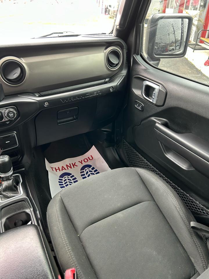 Jeep Wrangler Unlimited Sport 2018