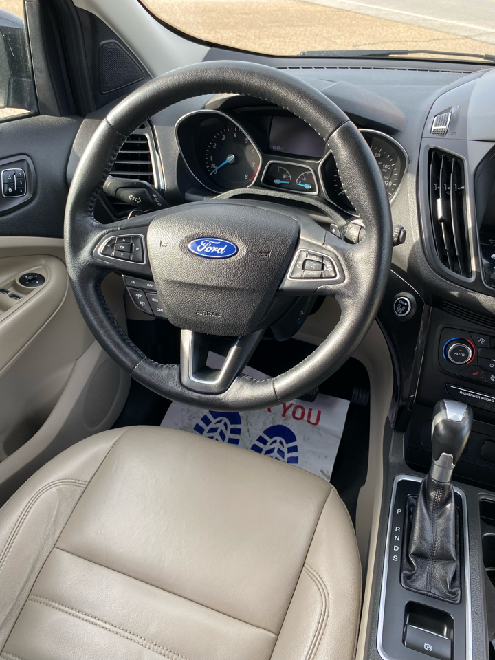Ford Escape Titanium FWD 2017