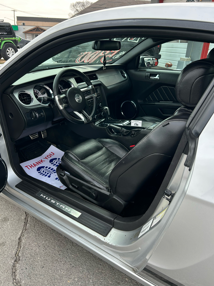 Ford Mustang V6 Coupe 2013