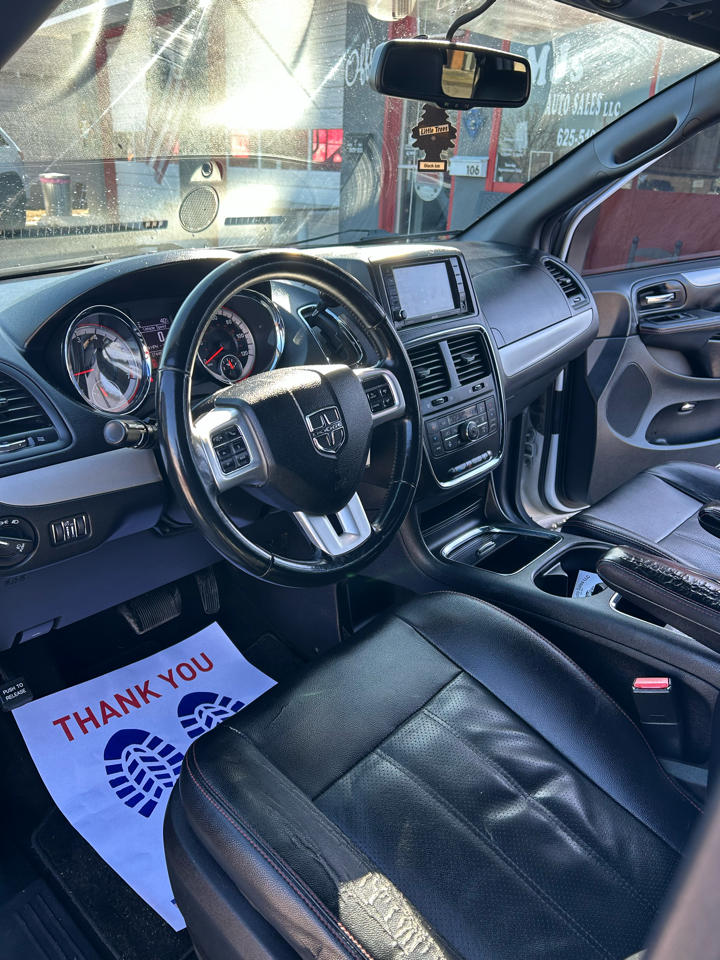 Dodge Grand Caravan R/T 2016